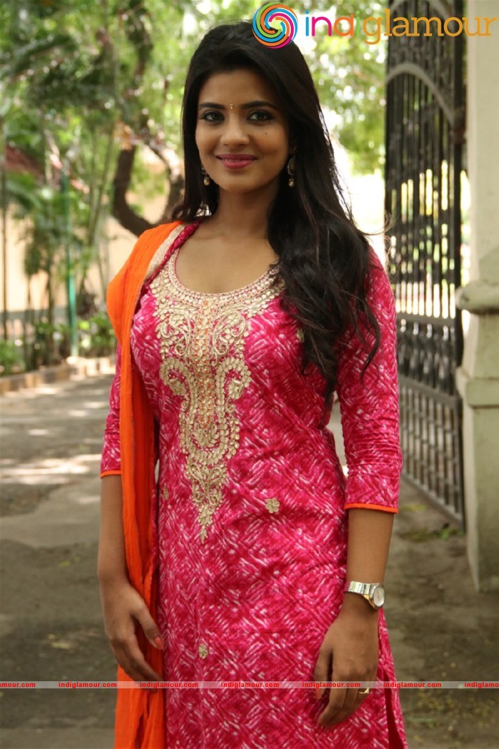 Aishwarya Rajesh Latest Photos Gallery Actress hd photo