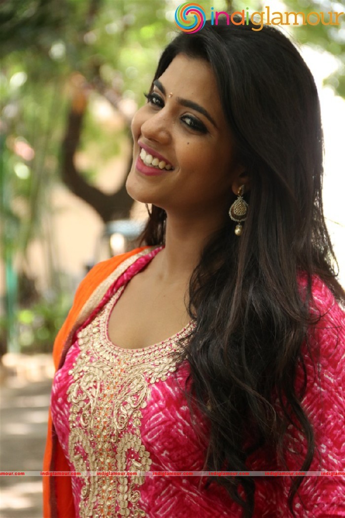 Aishwarya Rajesh Latest Photos Gallery Actress hd photo