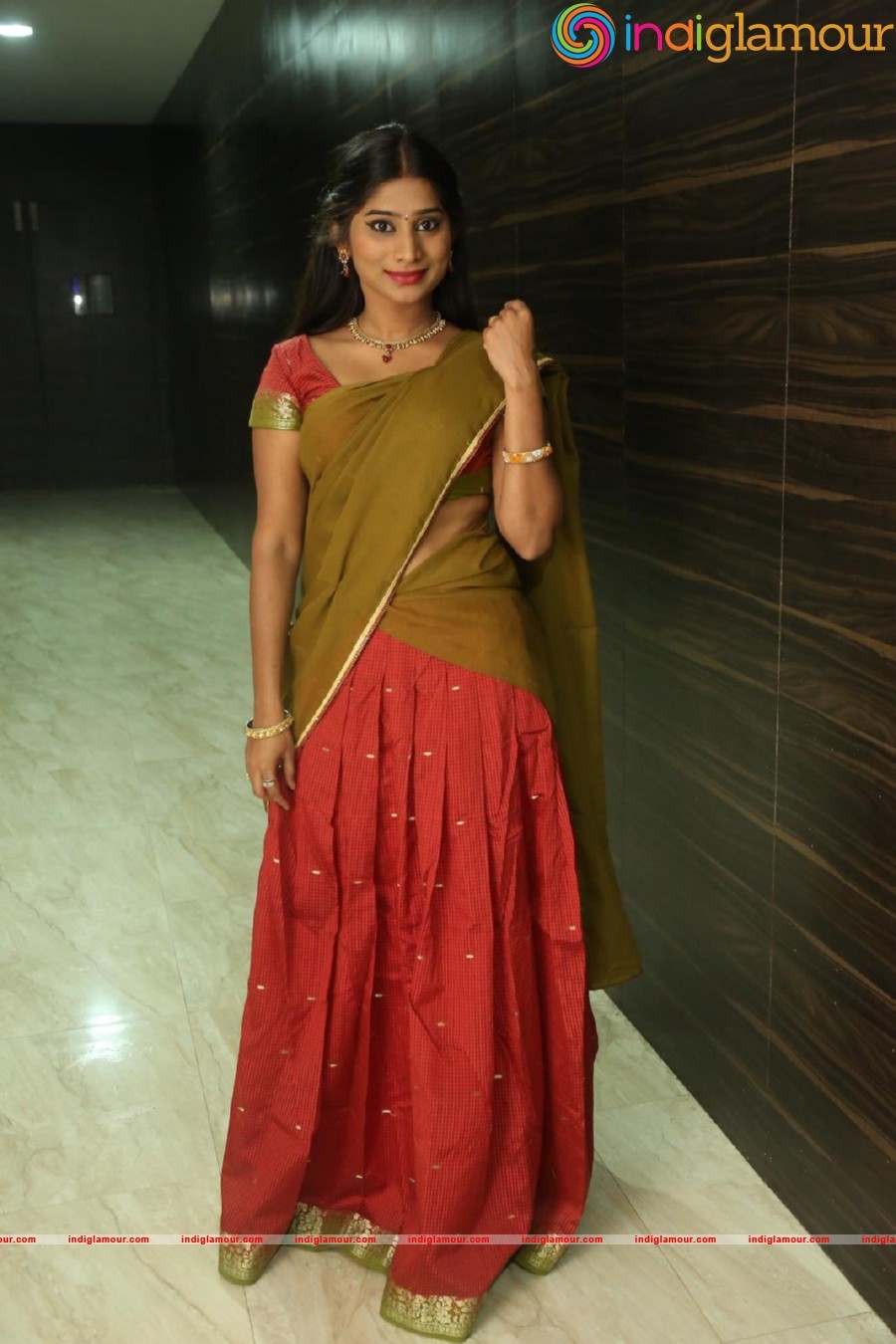Midhuna Actress hd photo
