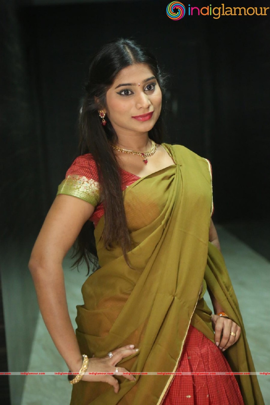 Midhuna Actress hd photo