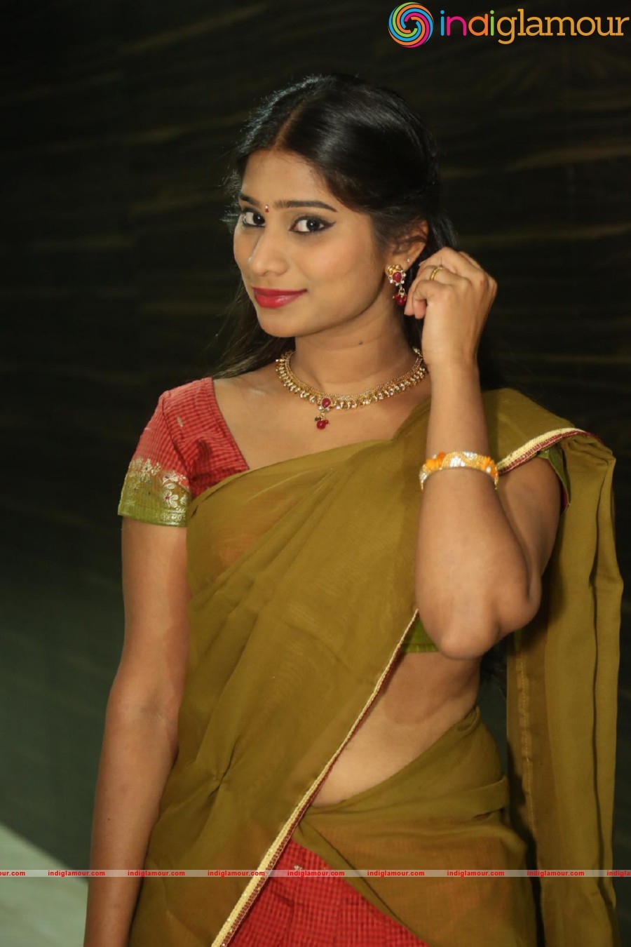 Midhuna Actress hd photo