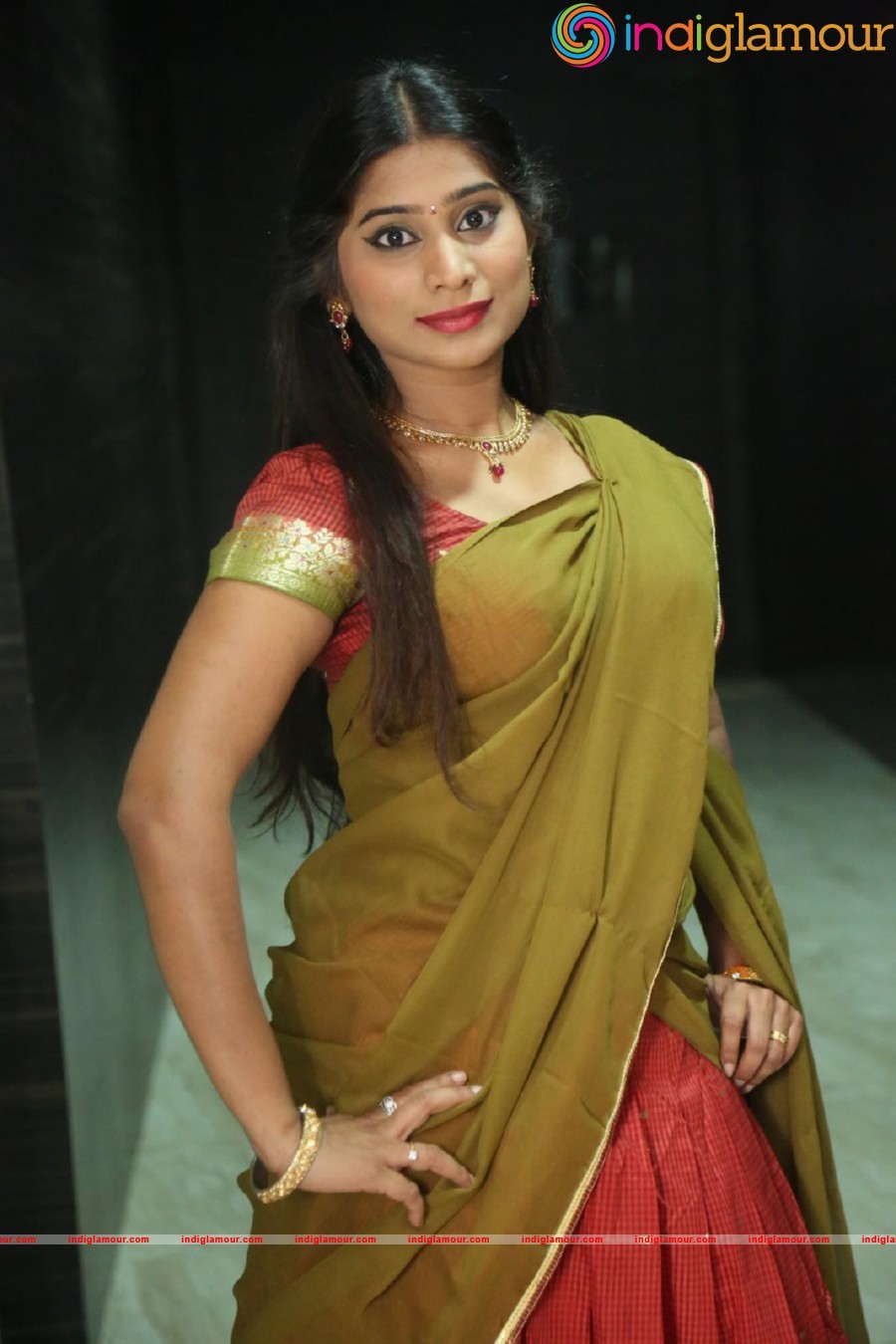 Midhuna Actress hd photo