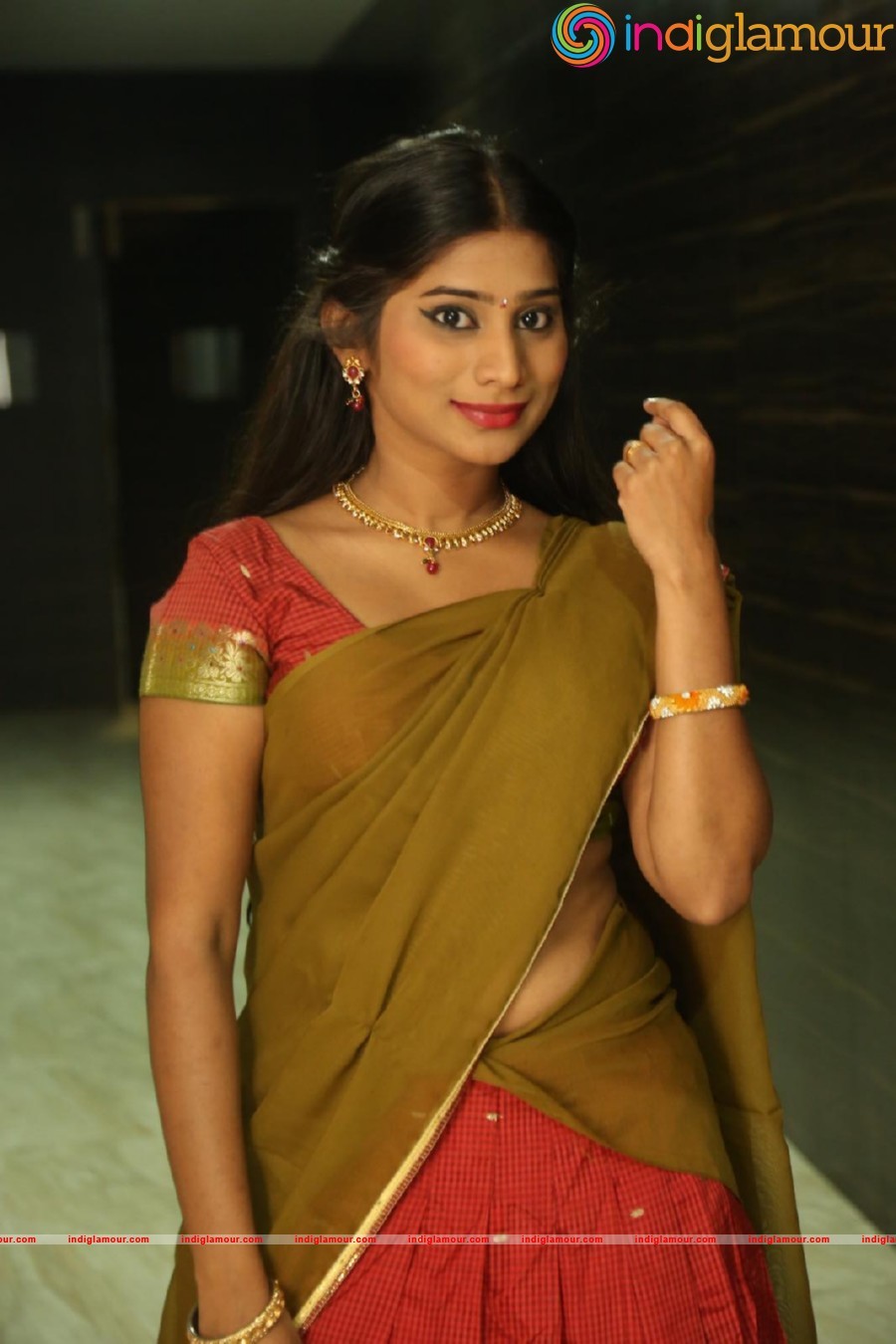 Midhuna Actress hd photo