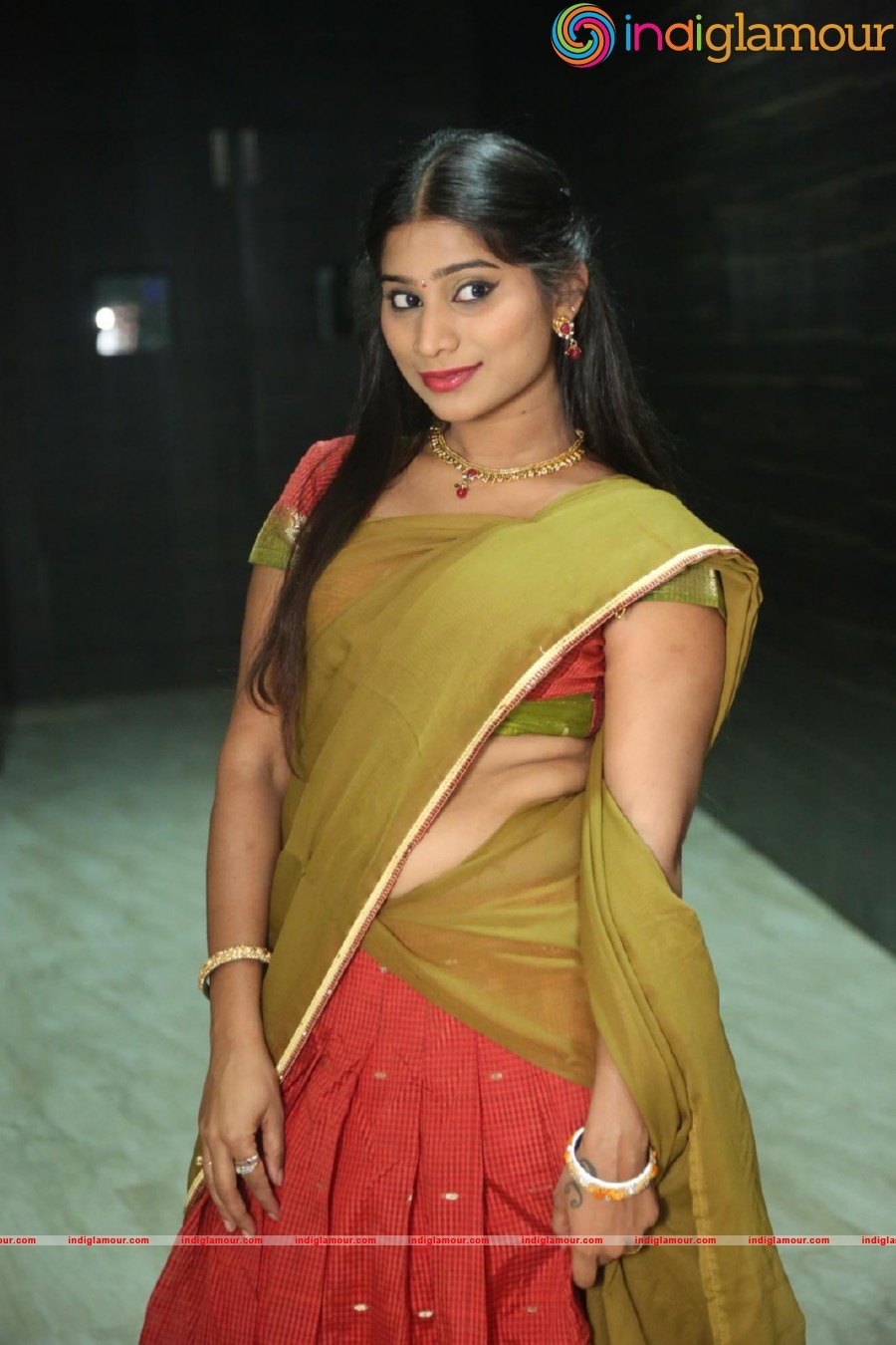 Midhuna Actress hd photo
