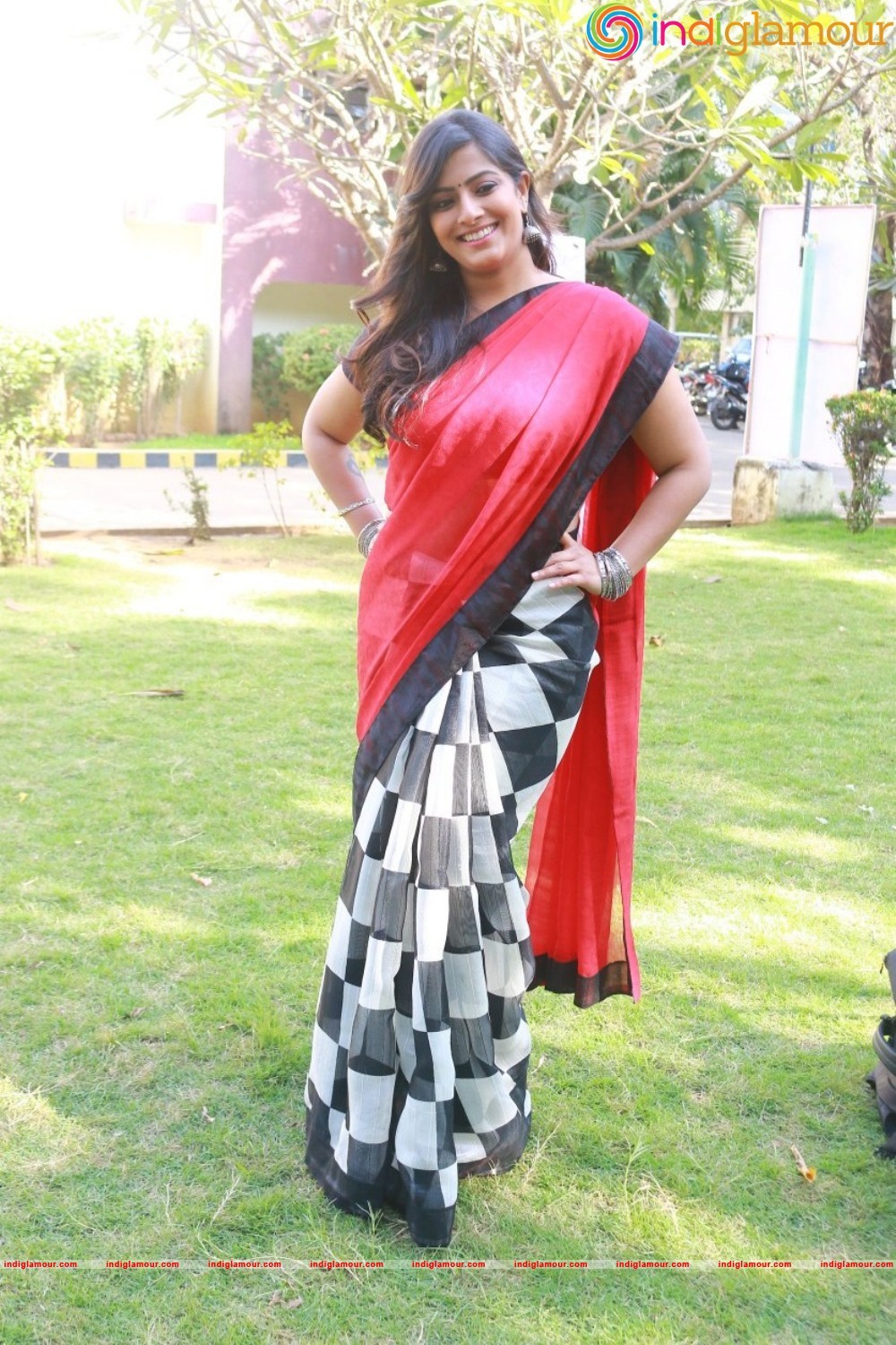 Varalaxmi Sarathkumar Actress hd photo