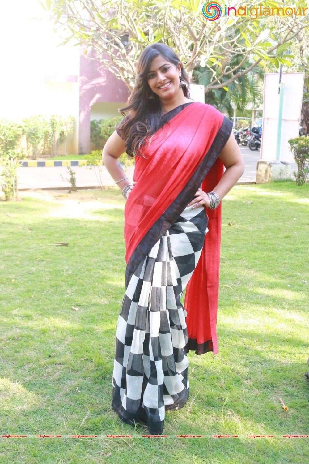Varalaxmi Sarathkumar Actress hd photo