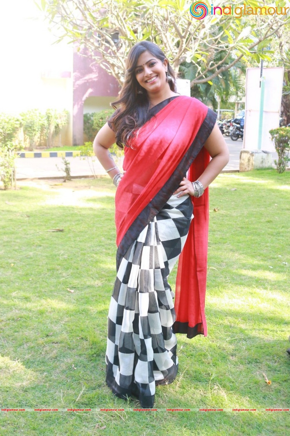 Varalaxmi Sarathkumar Actress hd photo