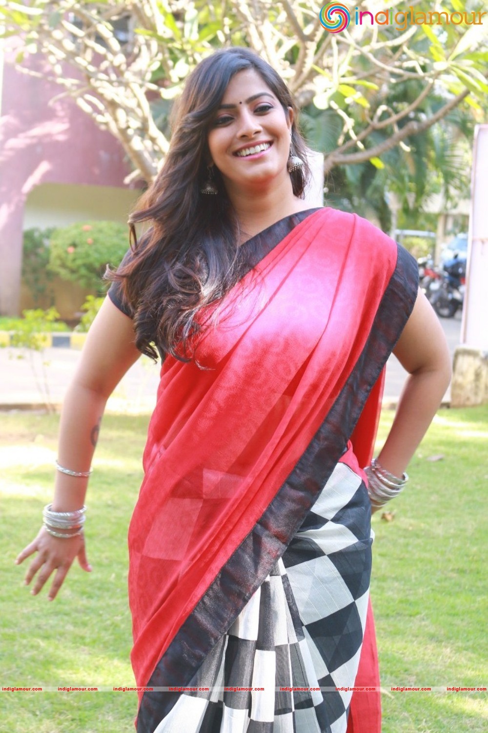 Varalaxmi Sarathkumar Actress hd photo