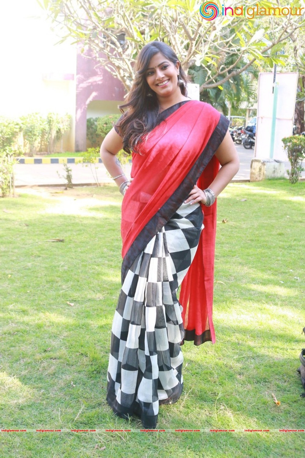 Varalaxmi Sarathkumar Actress hd photo