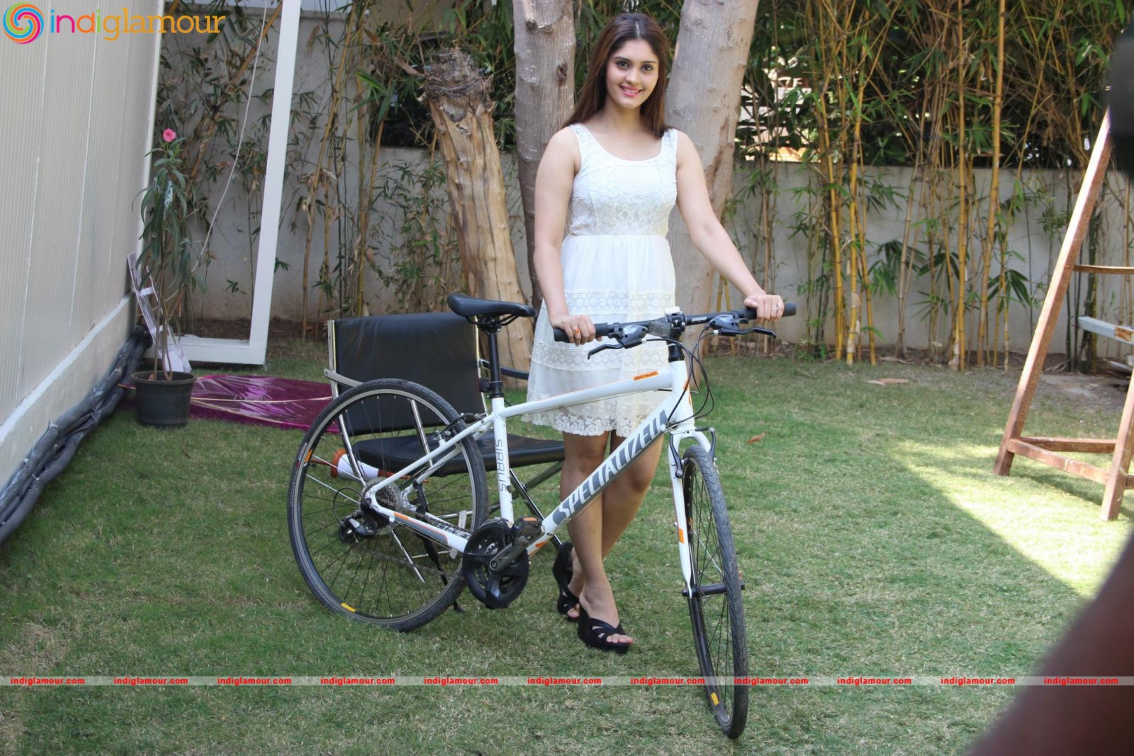 Surabhi Actress hd photo