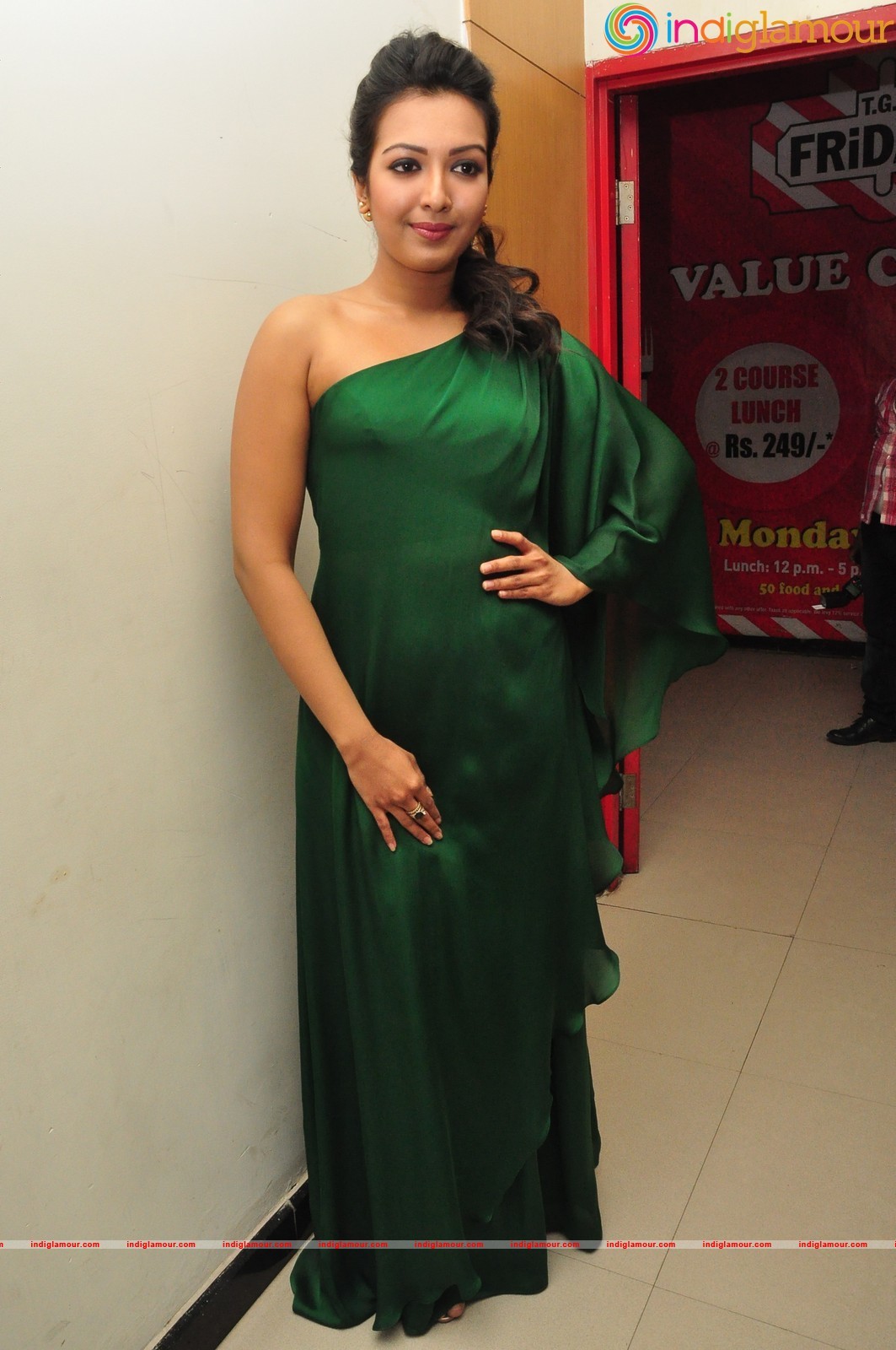 Catherine Tresa Actress hd photo