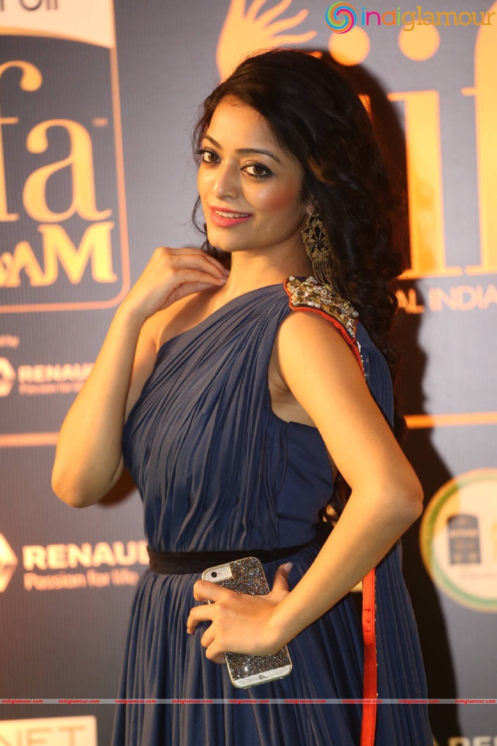 Janani Iyer IIFA Utsavam Awards 2016 Actress hd photo
