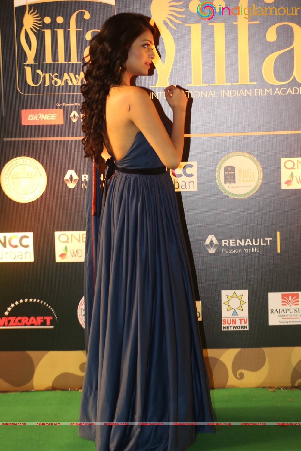 Janani Iyer IIFA Utsavam Awards 2016 Actress hd photo