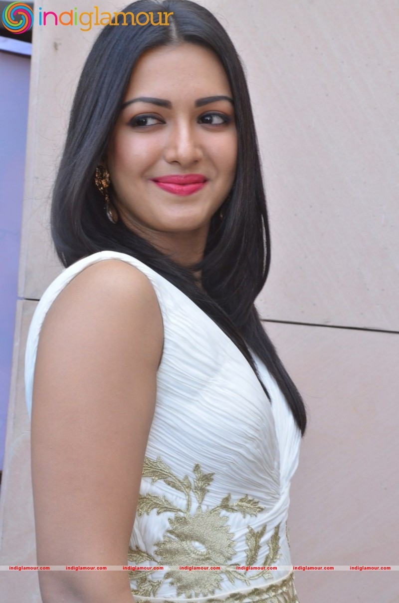 Catherine Tresa Actress hd photo