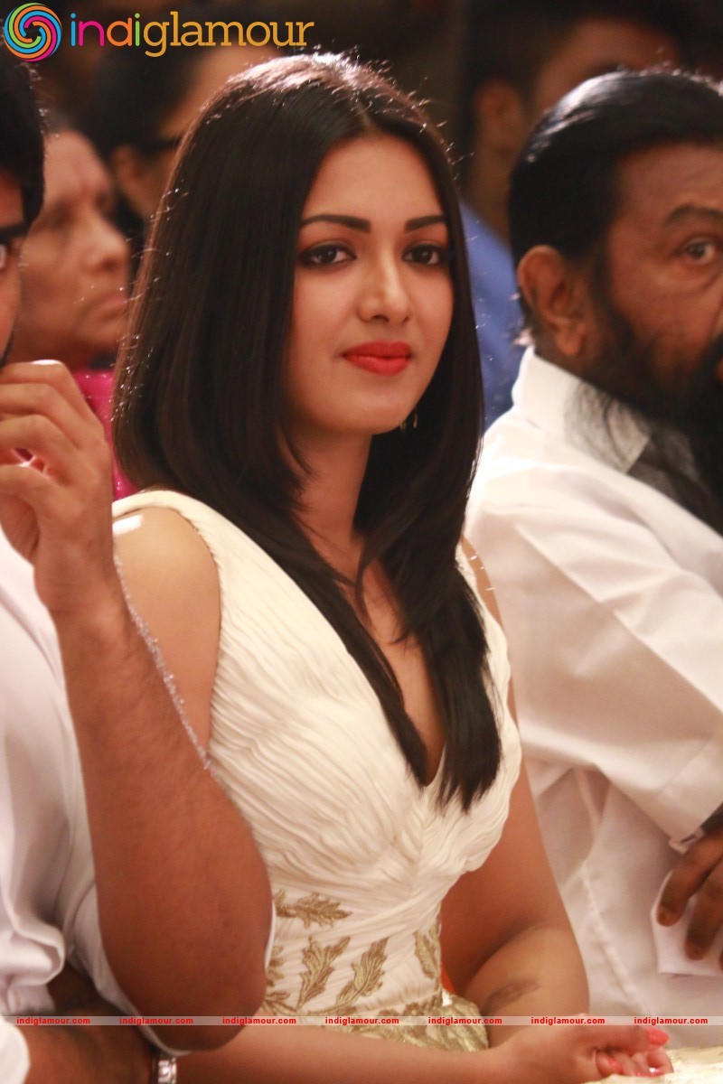 Catherine Tresa Actress hd photo