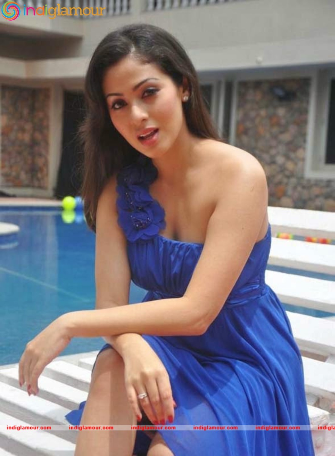 Sadha Actress hd photo