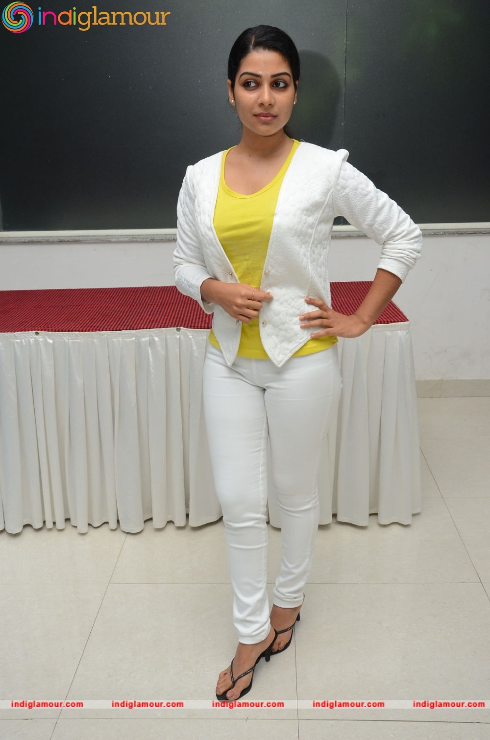 Satna Titus Actress hd photo