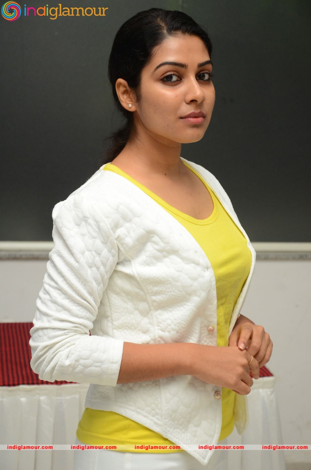Satna Titus Actress hd photo