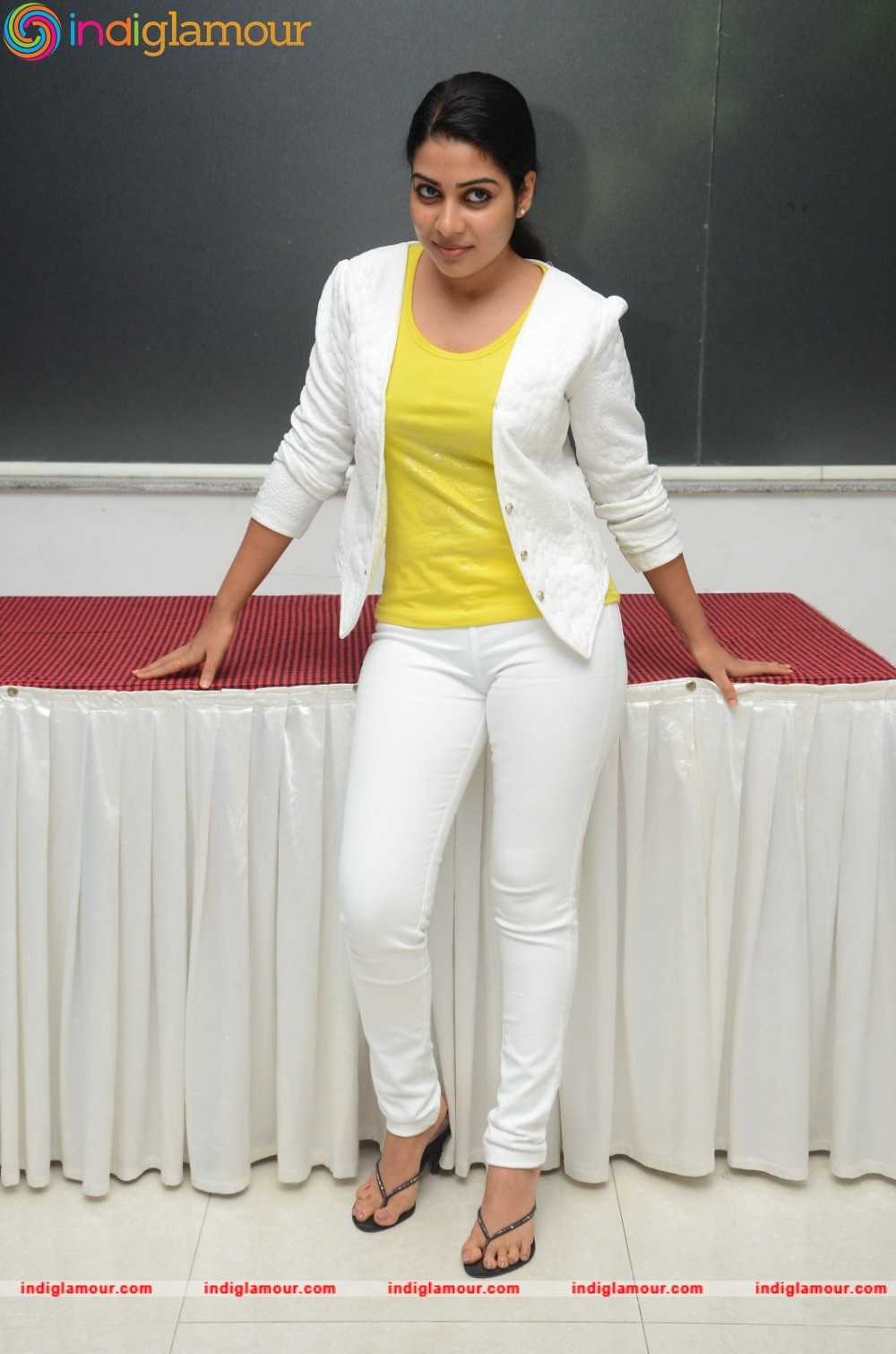 Satna Titus Actress hd photo