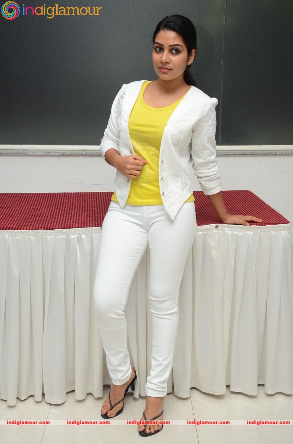 Satna Titus Actress hd photo