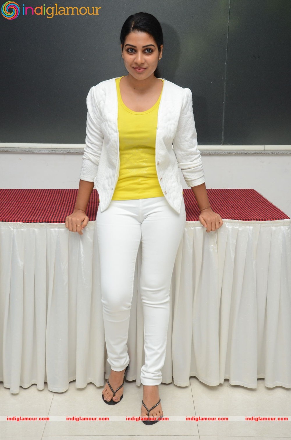 Satna Titus Actress hd photo