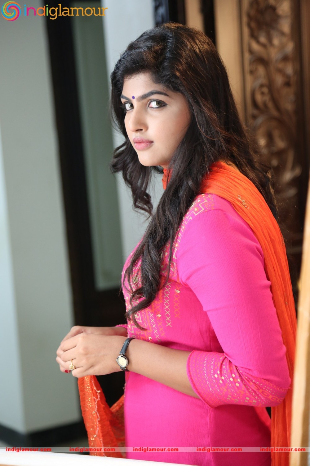 Naina Sarwar Actress hd photo
