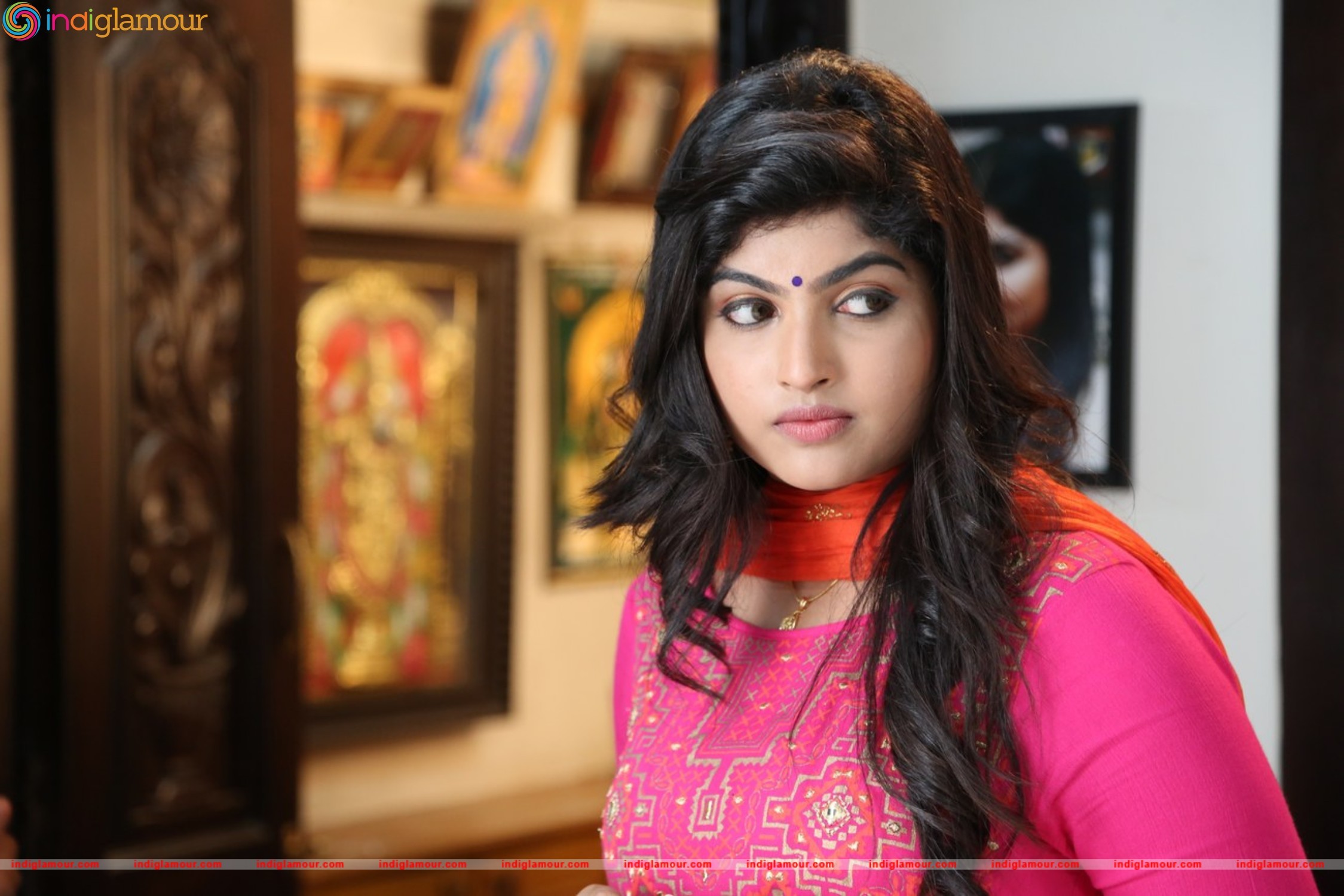 Naina Sarwar Actress hd photo