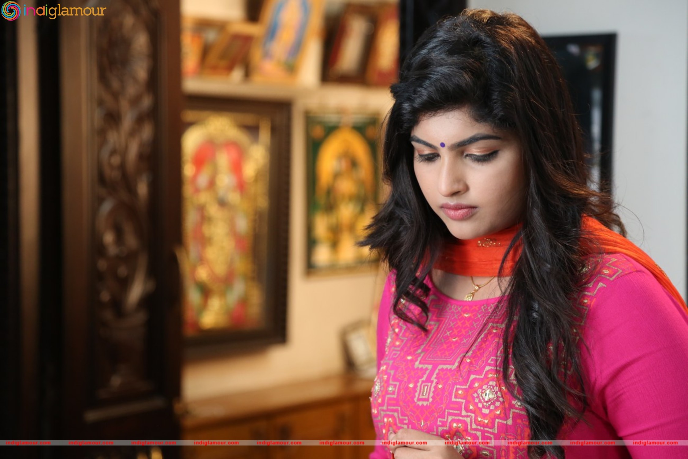 Naina Sarwar Actress hd photo