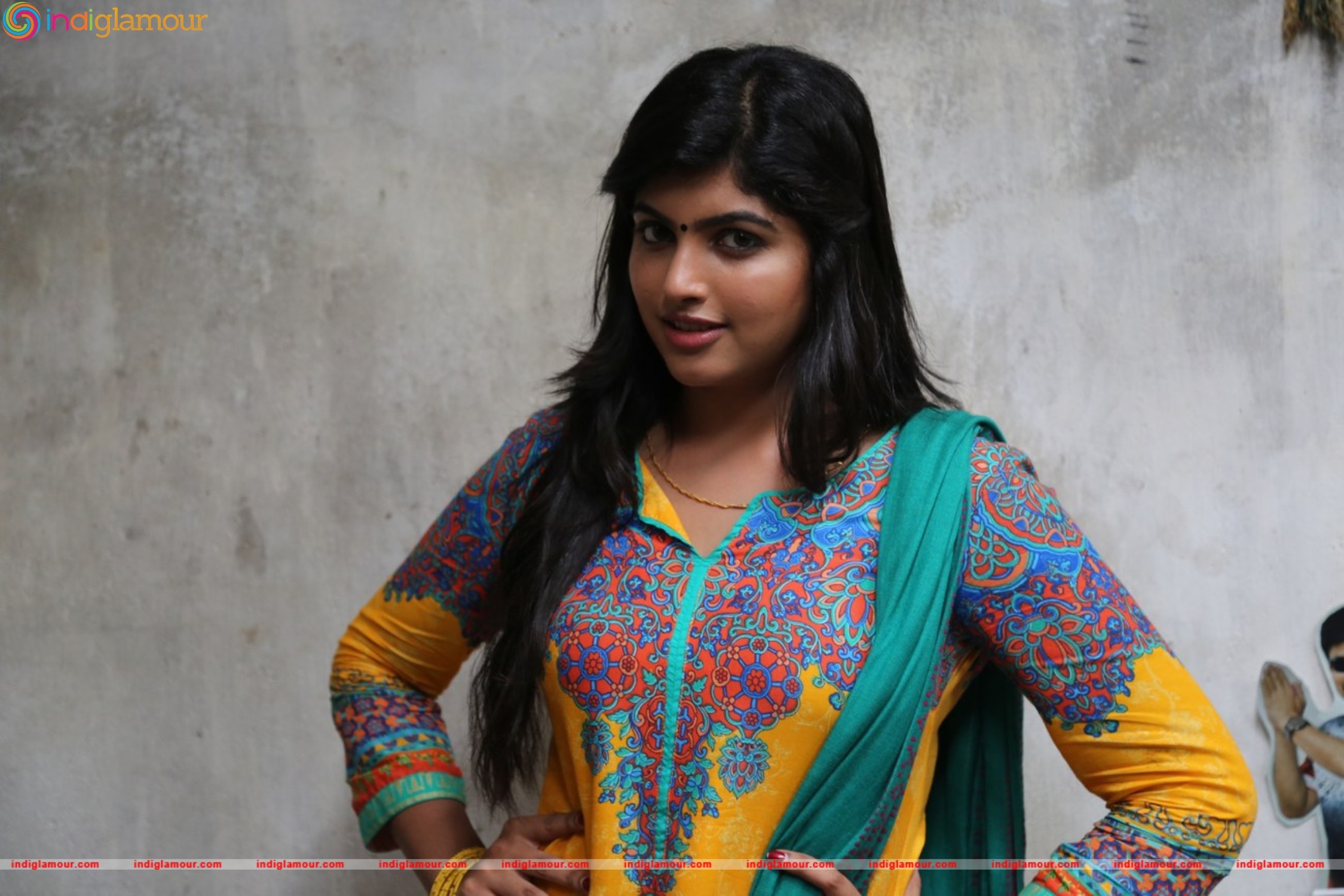 Naina Sarwar Actress hd photo