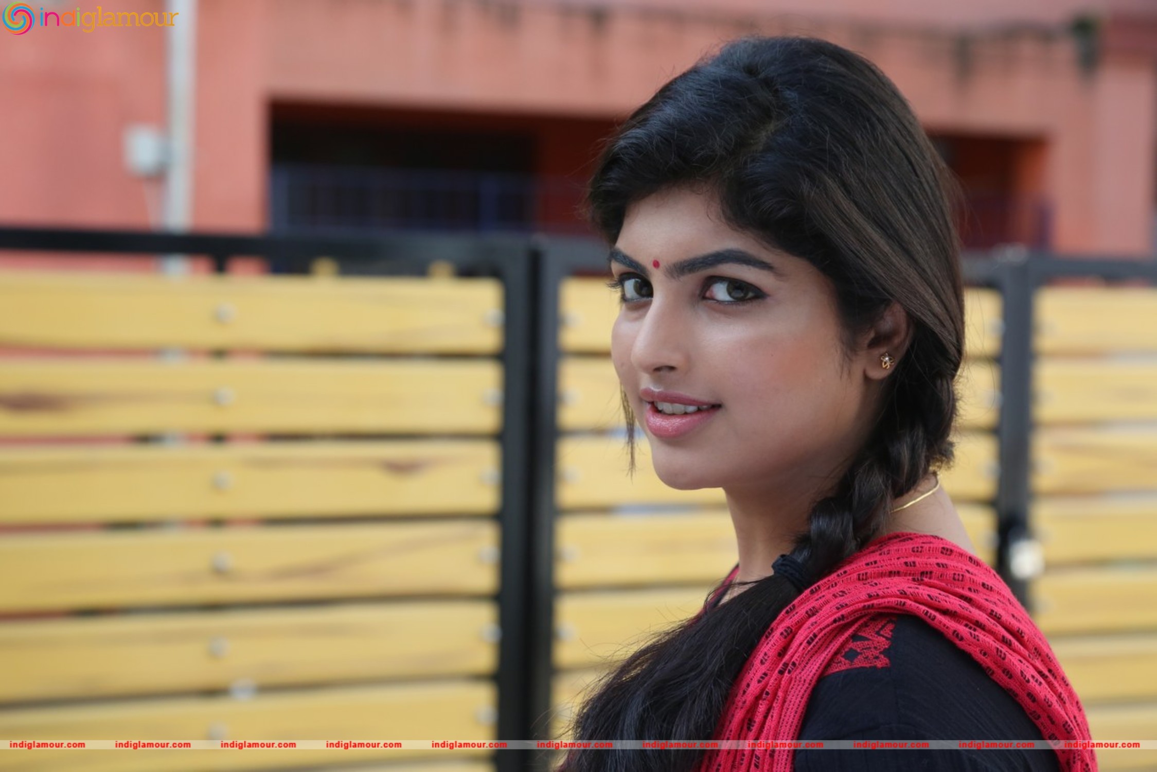 Naina Sarwar Actress hd photo
