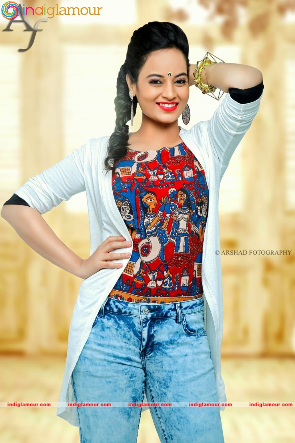 Suja Varunee Actress hd photo