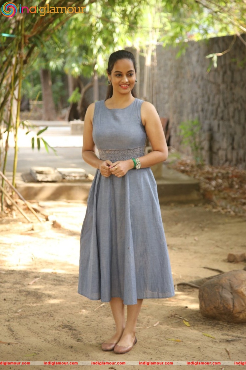 Suja Varunee Actress hd photo