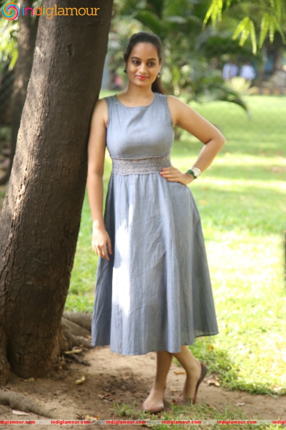 Suja Varunee Actress hd photo
