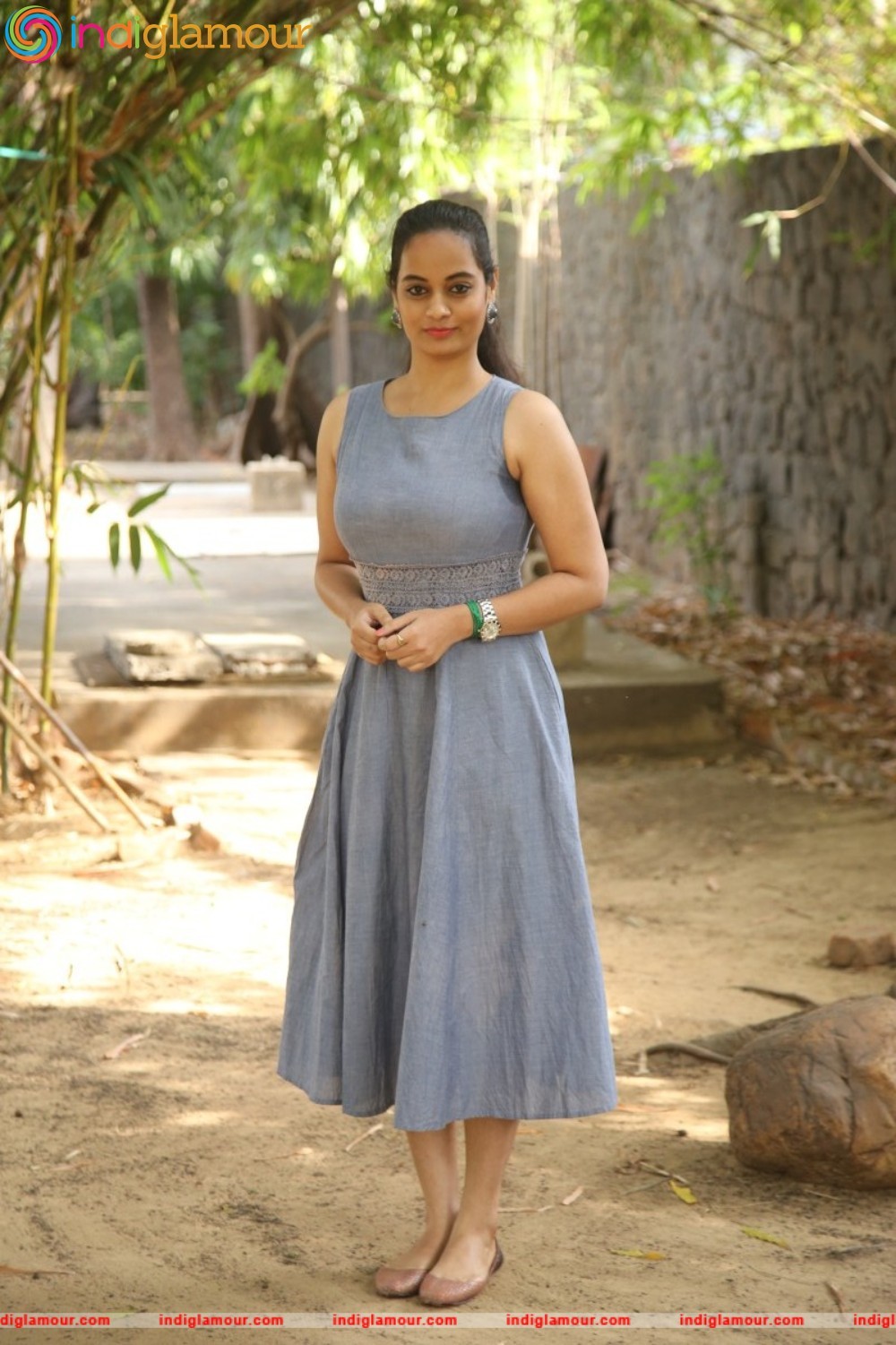 Suja Varunee Actress hd photo