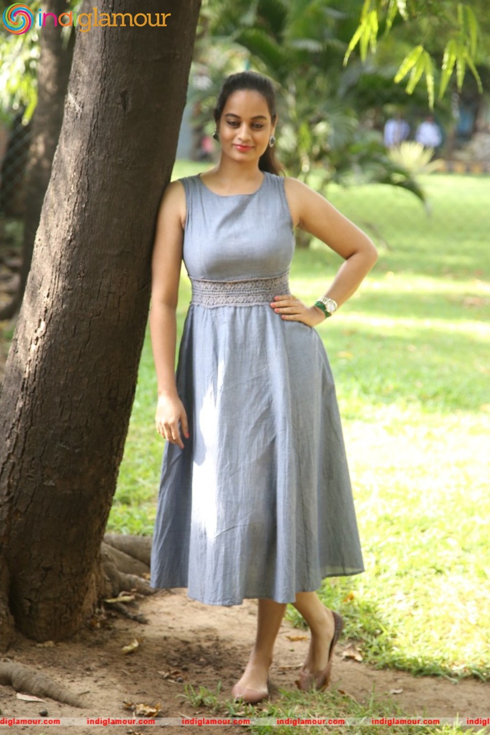 Suja Varunee Actress hd photo