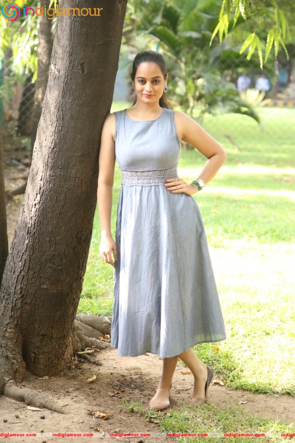 Suja Varunee Actress hd photo