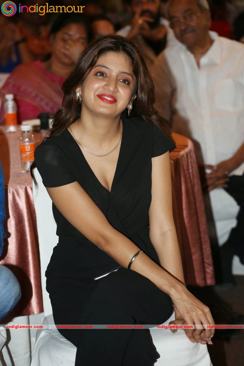 Poonam Kaur Actress hd photo