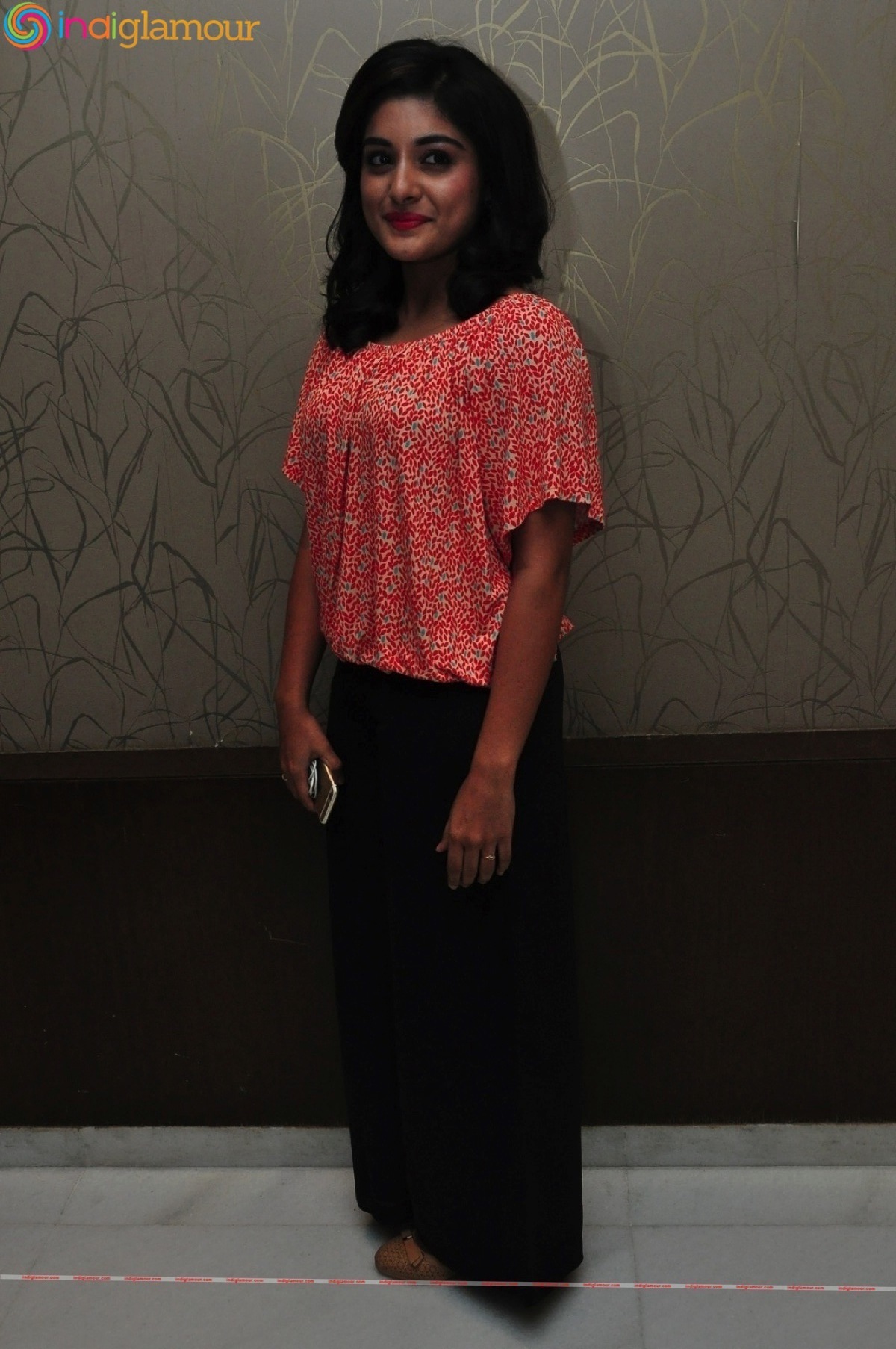 Niveda Thamas Actress hd photo