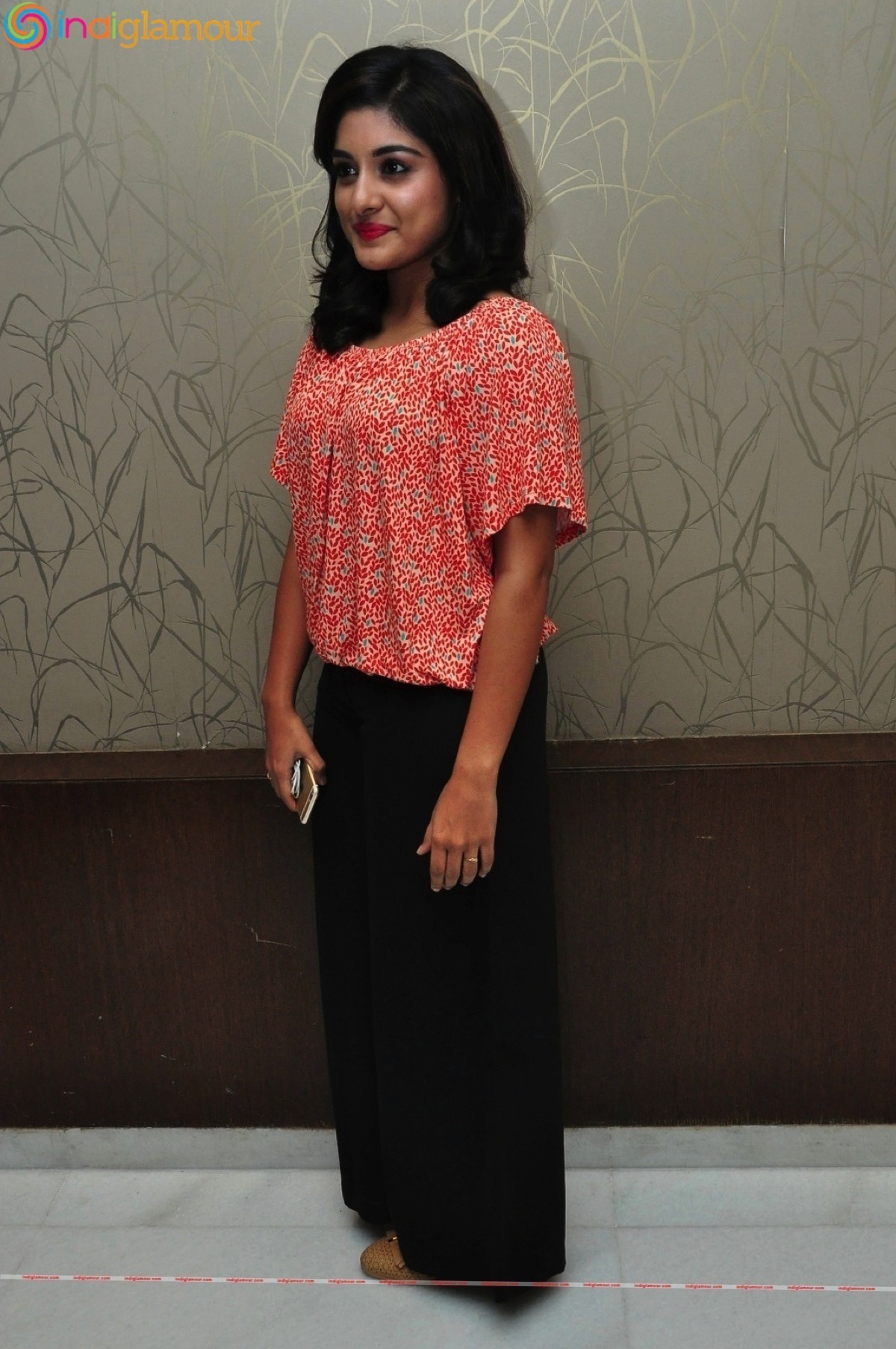 Niveda Thamas Actress hd photo