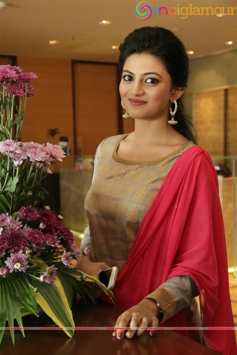 Anandhi Actress hd photo