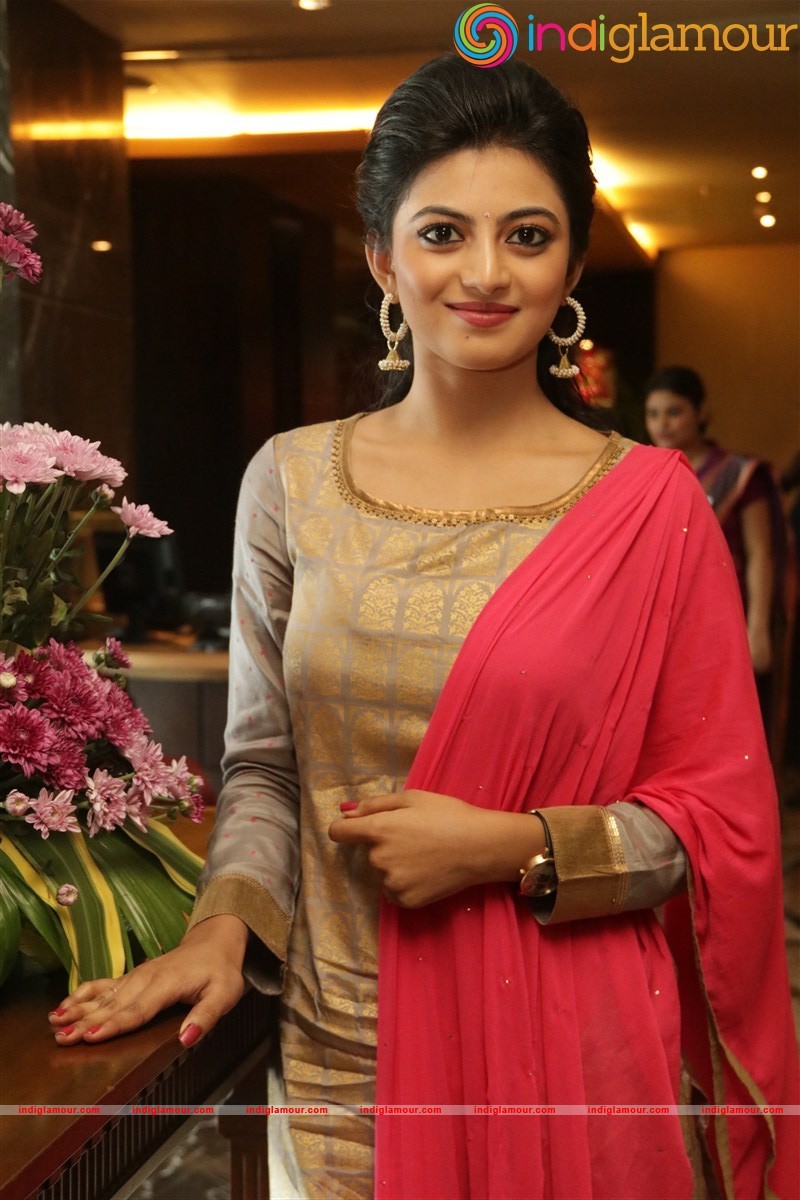 Anandhi Actress hd photo