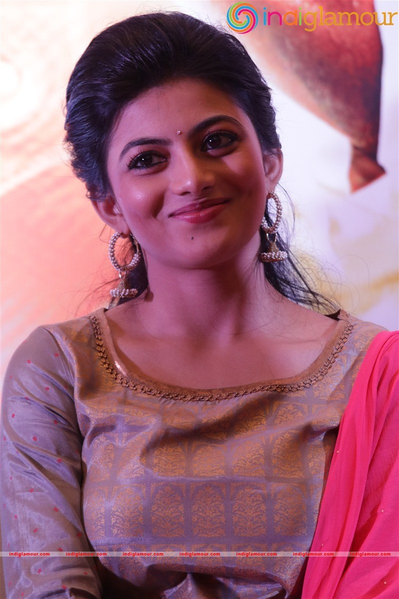 Anandhi Actress hd photo
