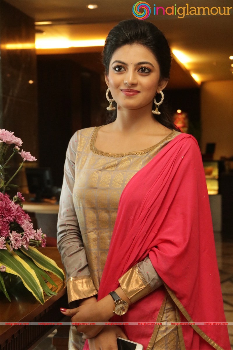 Anandhi Actress hd photo