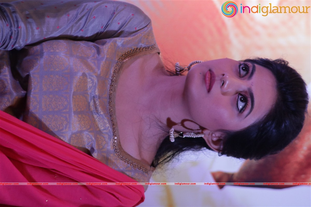 Anandhi Actress hd photo