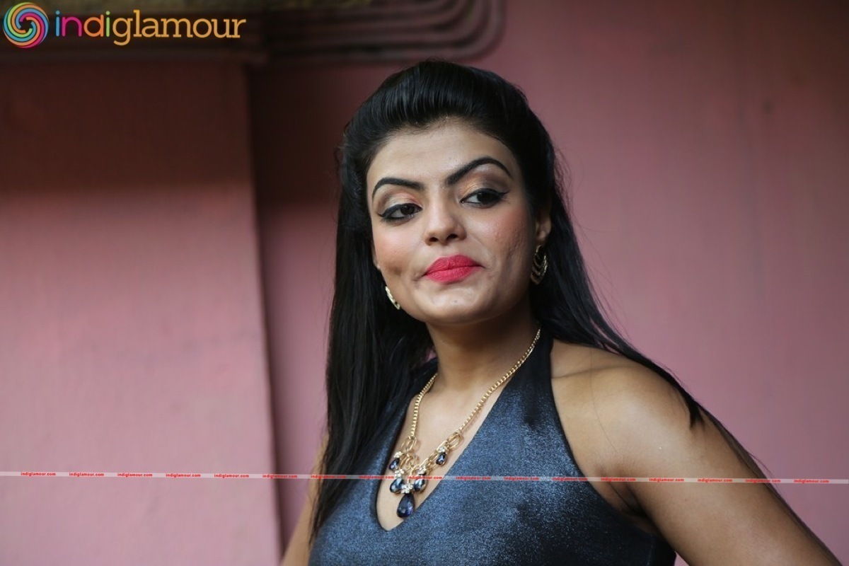 Tejashree Actress hd photo