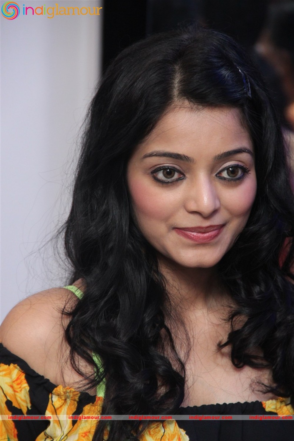 Janani Iyer Actress hd photo