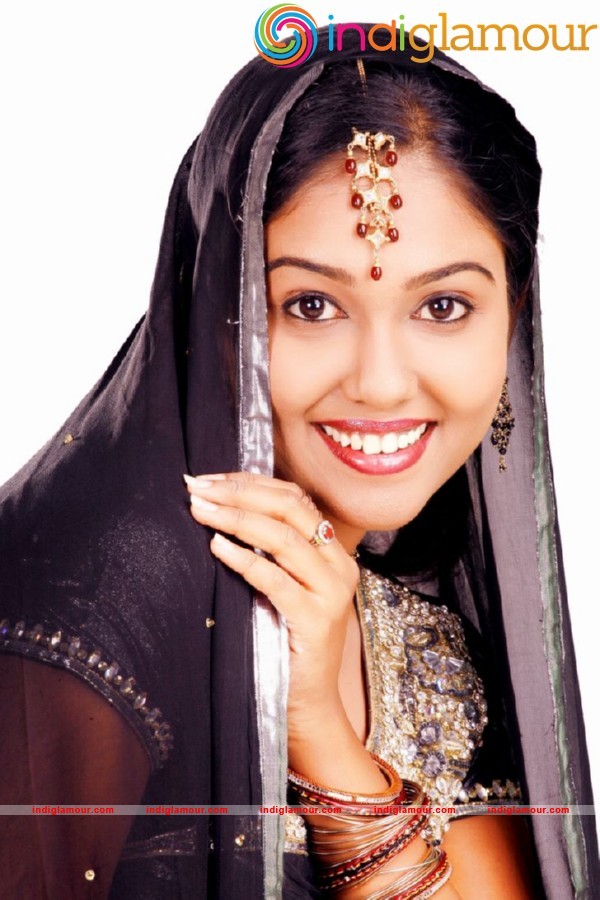 Actress Sushma Prakash New Photoshoot Images Actress hd photo