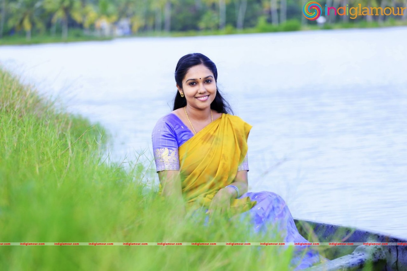 Actress Sushma Prakash New Photoshoot Images Actress hd photo