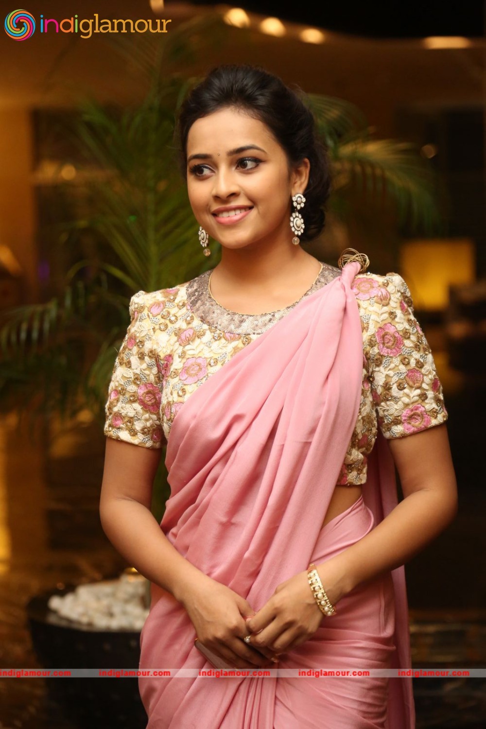 Sri Divya Actress hd photo