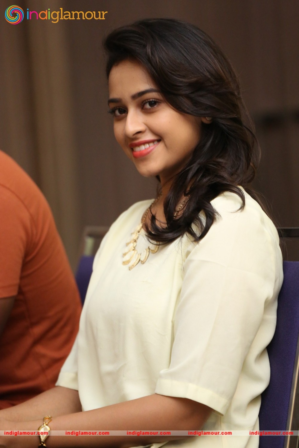 Sri Divya Actress hd photo